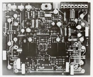 Main drive circuit board with built-in DC servo circuit